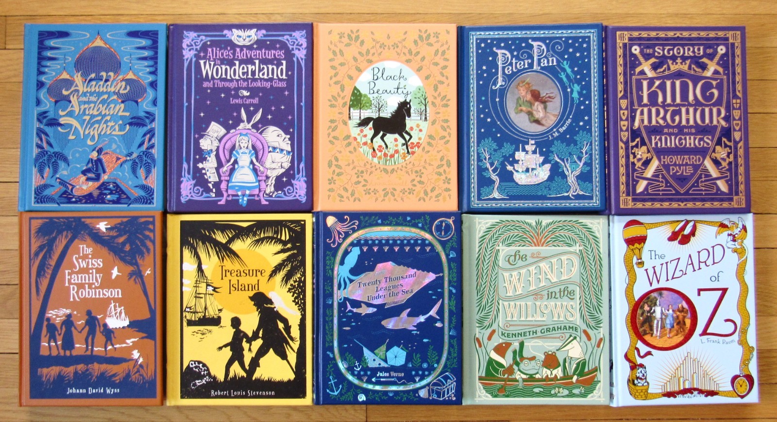 Lot 10 CHILDREN’S CLASSICS Barnes & Noble Aladdin Wind in the Willows HB EXC L1