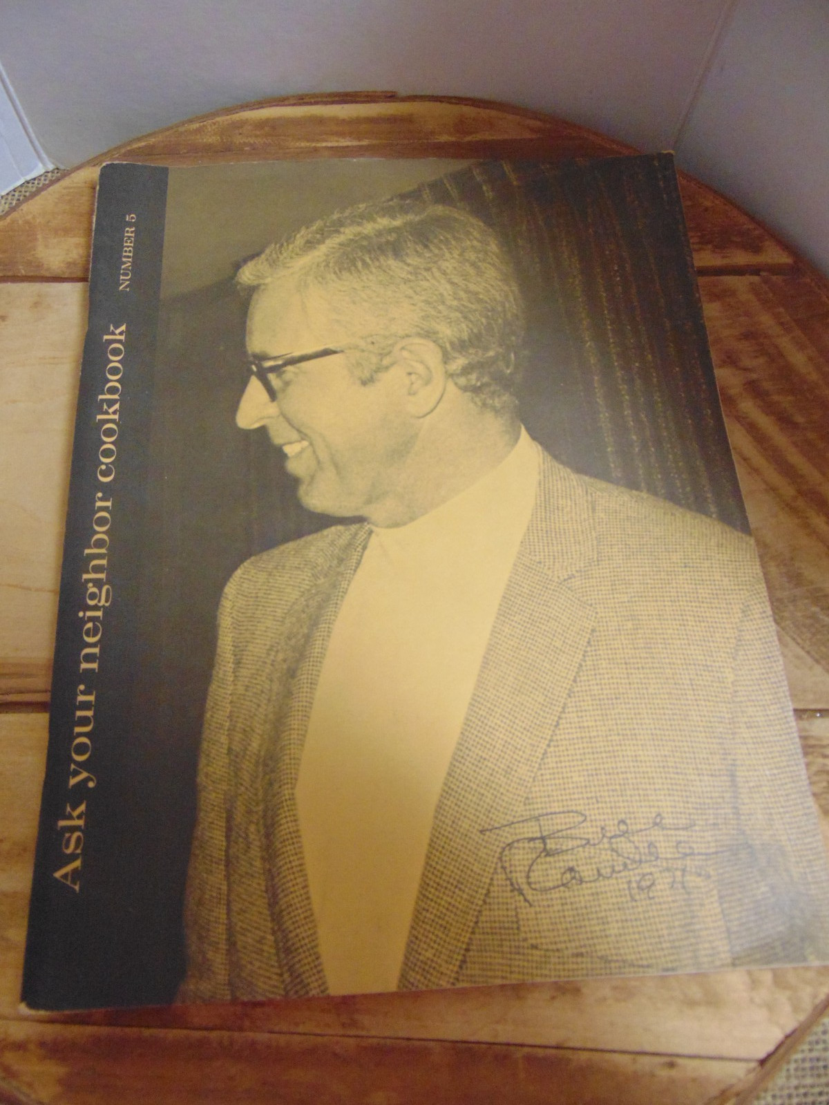 Ask Your Neighbor Recipes Bill Randle WERE Vintage Cookbook 1972 – 110 pages