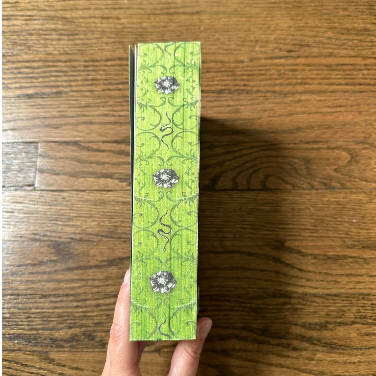 Kiss The Villain By Rina Kent Deluxe Paperback W/ Sprayed Edges