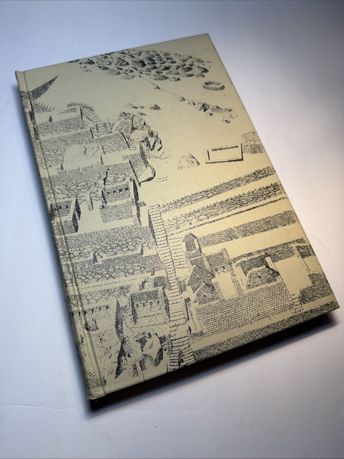 MACHU PICCHU: A CITADEL OF THE INCAS 1979 Hiram Bingham HC Like New (582)