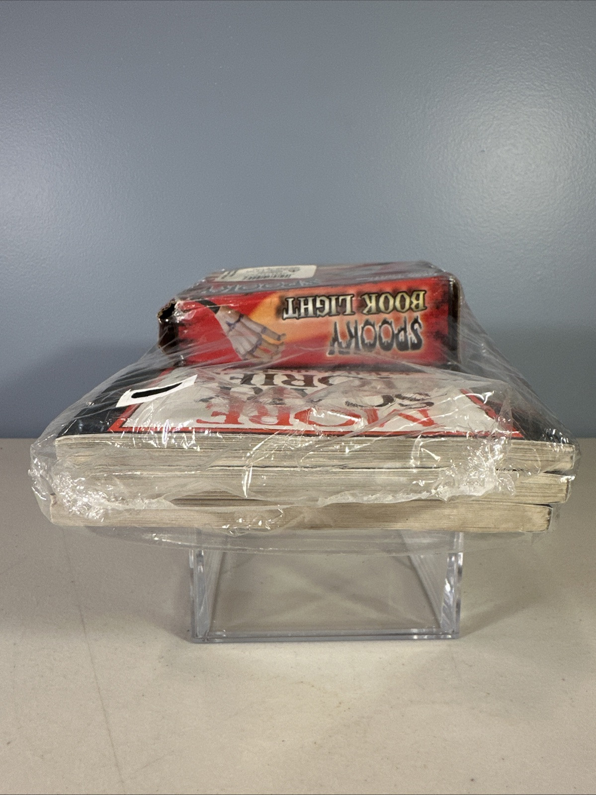 Scary Stories To Tell In The Dark PB Books Alvin Schwartz w/Spooky Book Light