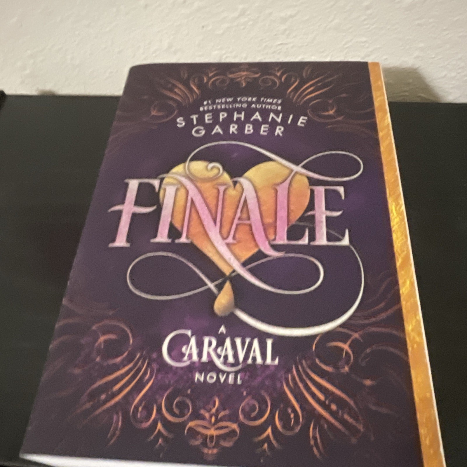Stephanie Garber Caraval 3-Book Paperback Box Set: Caraval/Finale