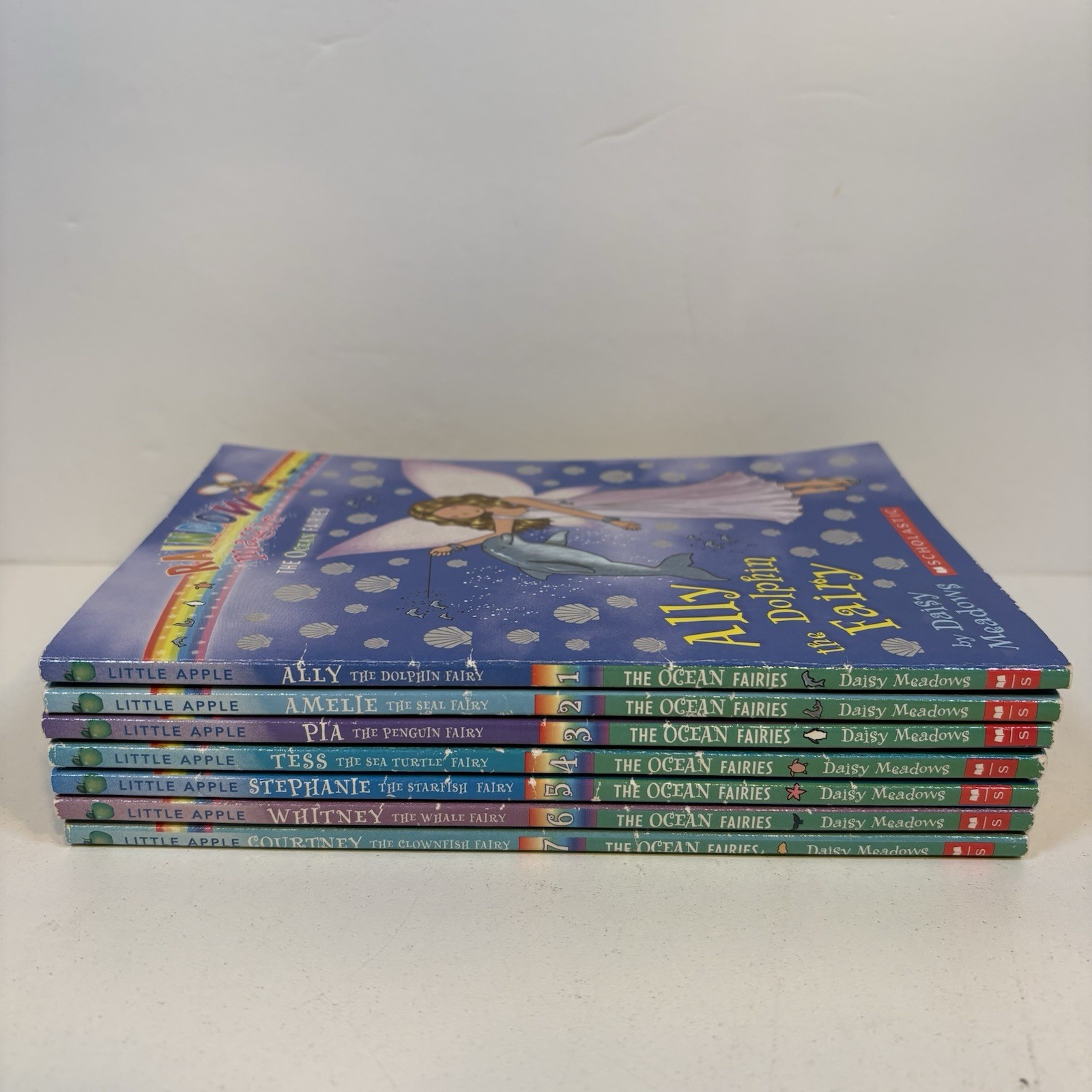 THE OCEAN FAIRIES RAINBOW MAGIC FAIRIES: Books 1-7 Set/Lot (by Daisy Meadows)