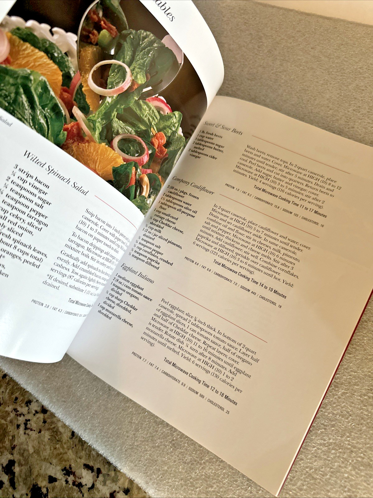 The Microwave Cookbook 1998 General Electric Co. 126 Pages – Brand New