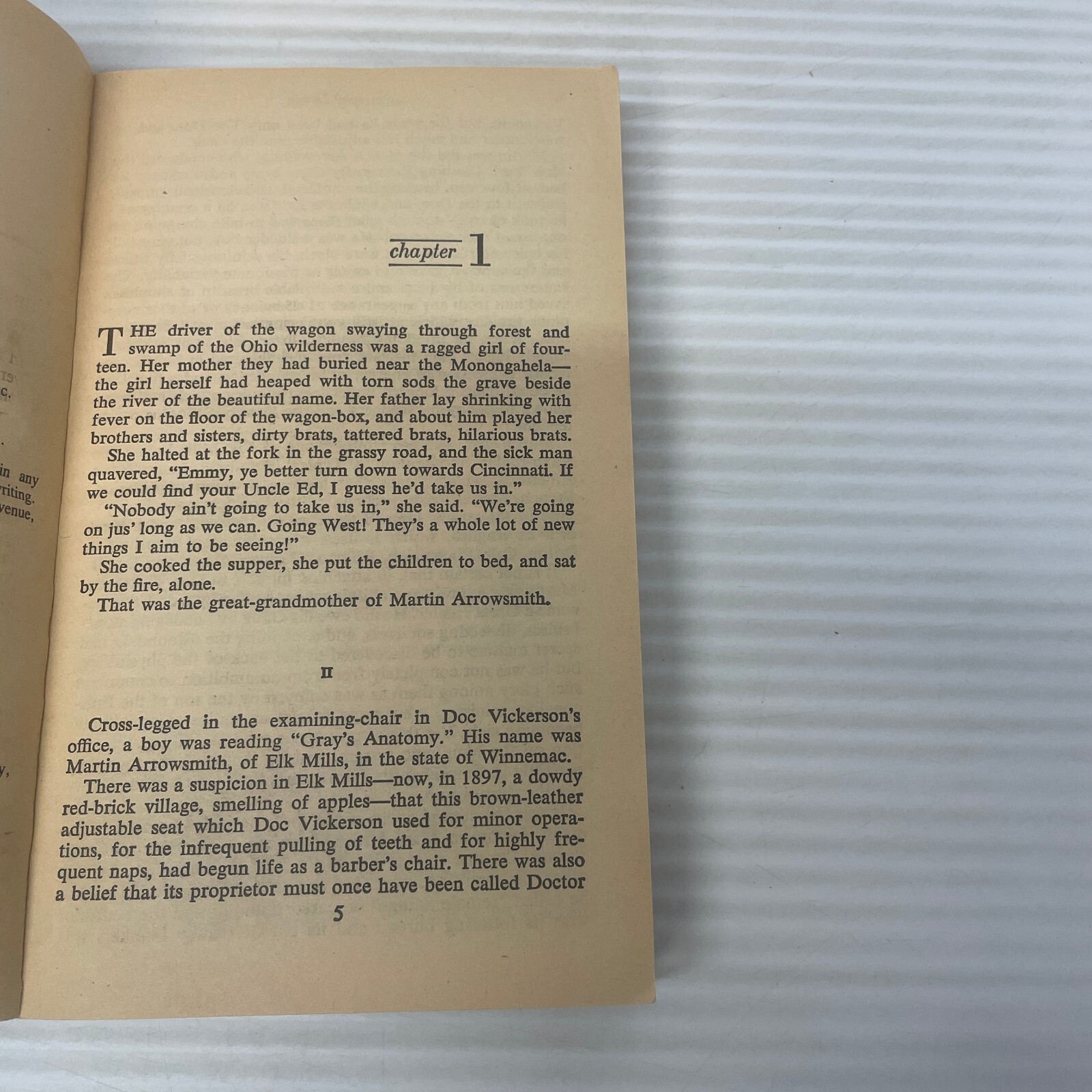 Arrowsmith Medical Drama Paperback Book by Sinclair Lewis from Signet 1980