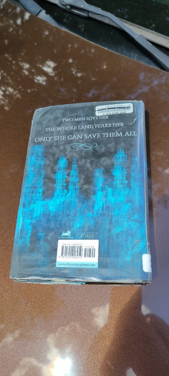 Throne of Glass by Sarah J Maas HC DJ 2012 1st Ed OOP Barbie Cover