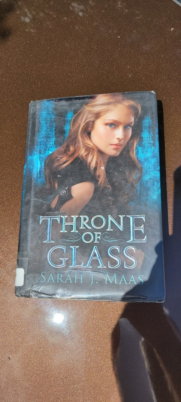 Throne of Glass by Sarah J Maas HC DJ 2012 1st Ed OOP Barbie Cover
