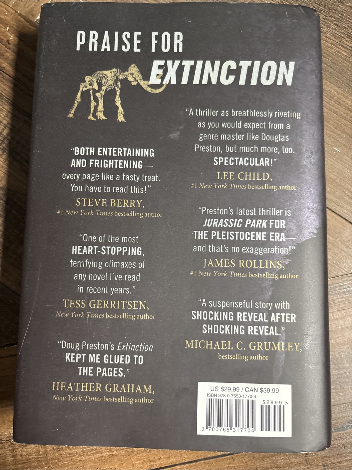 Extinction: A Novel (Cash & Colcord, 1)