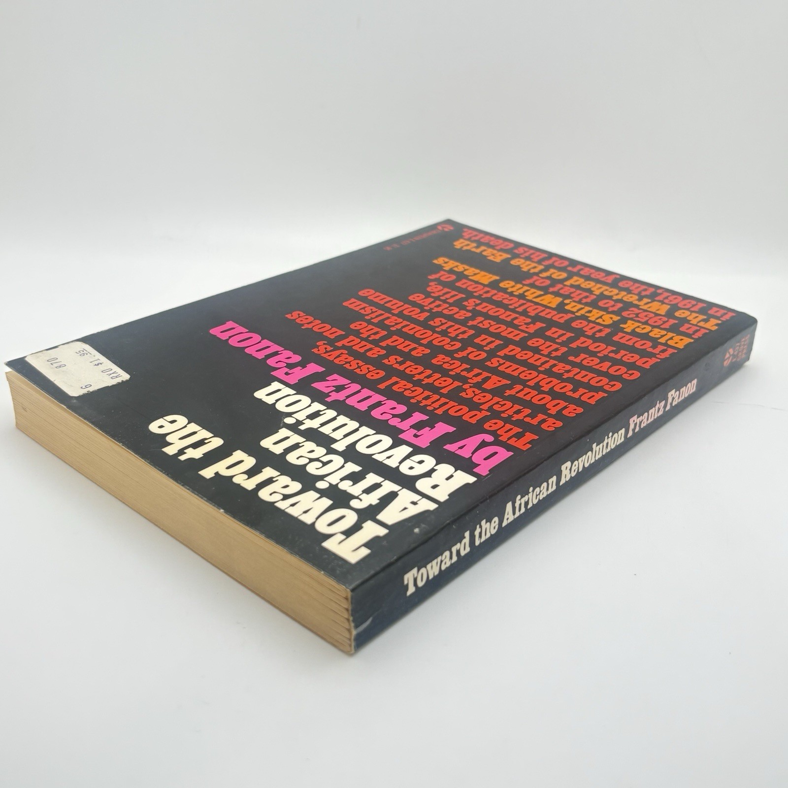 Toward the African Revolution – Frantz Fanon – 1967 Grove Press Rare PB VG