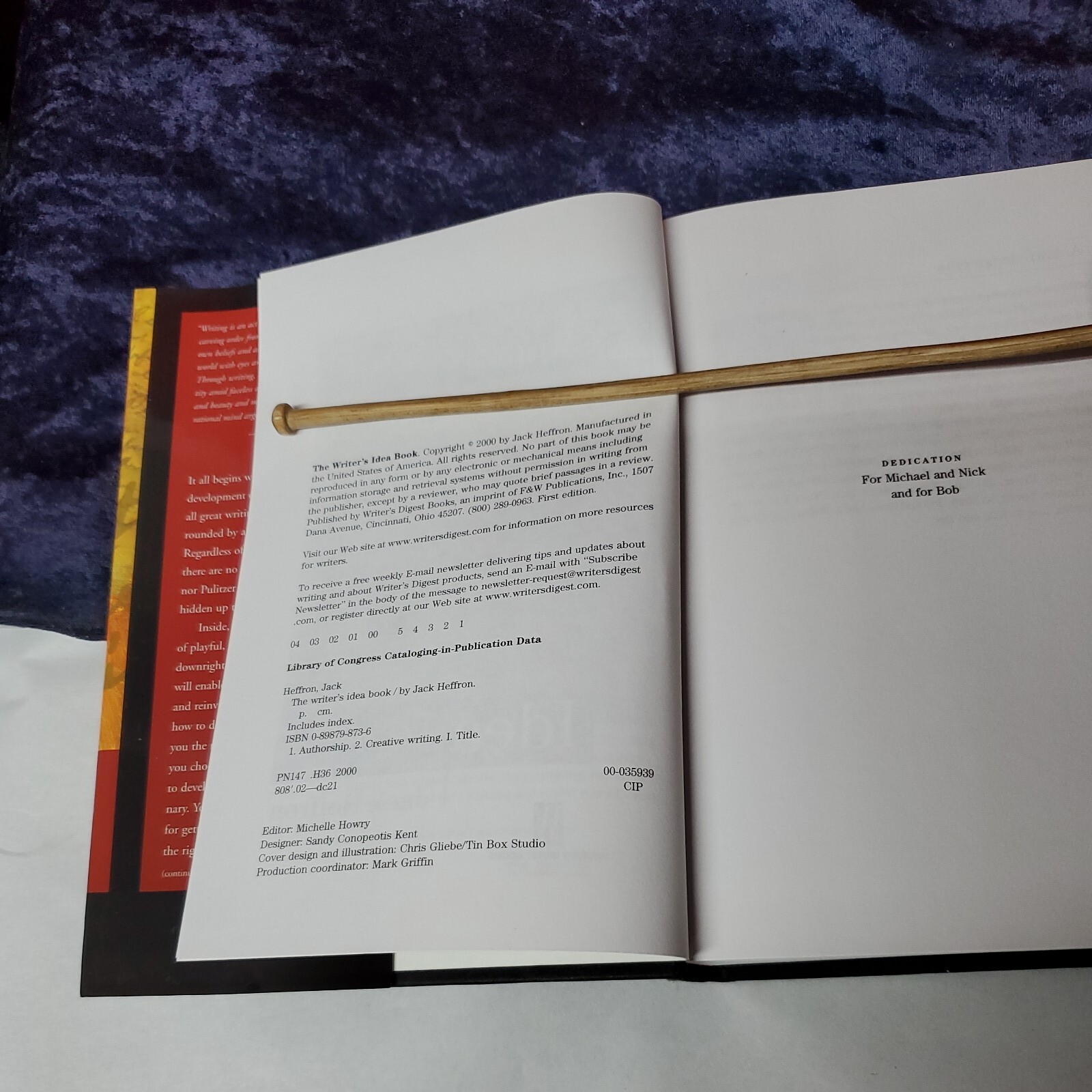 Writers Bundle Wordsmith, 2 Writer’s Magazines & 4 Books Excellent Gift Package