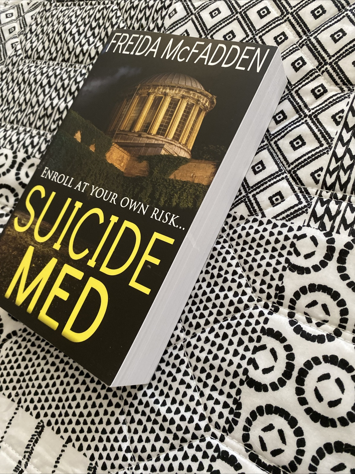 Suicide Med by Freida McFadden (2014, Trade Paperback)