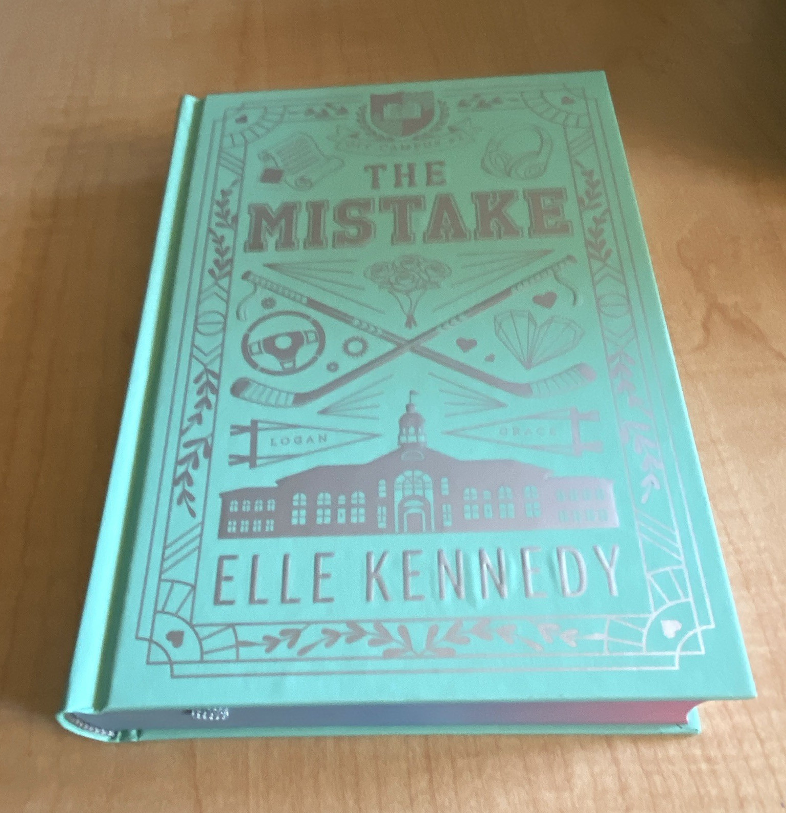 The Mistake (Logan Grace) by Elle Kennedy, YA Romance Fiction Novel, HC