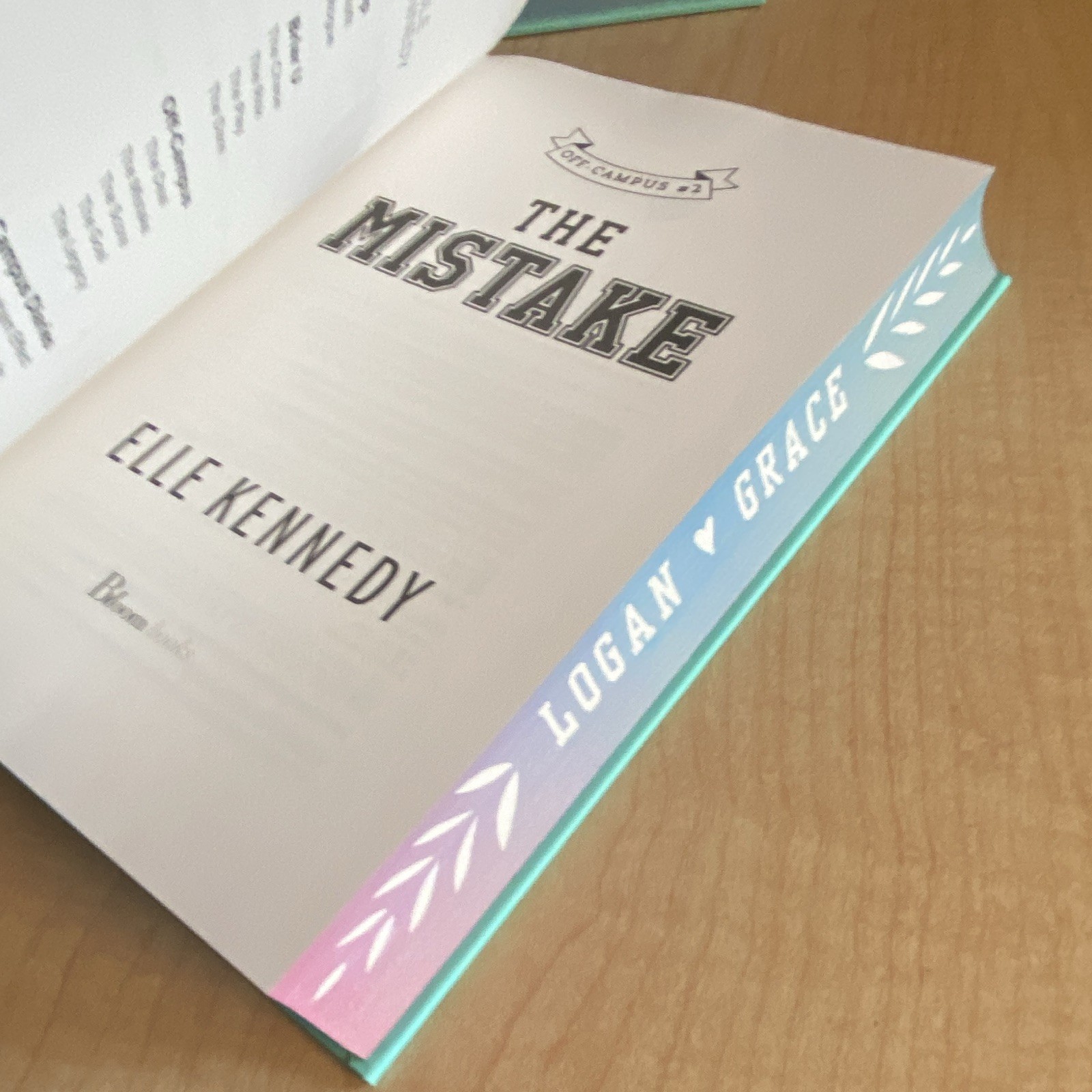 The Mistake (Off-Campus) by Elle Kennedy, YA Romance Hockey College Novel, HC