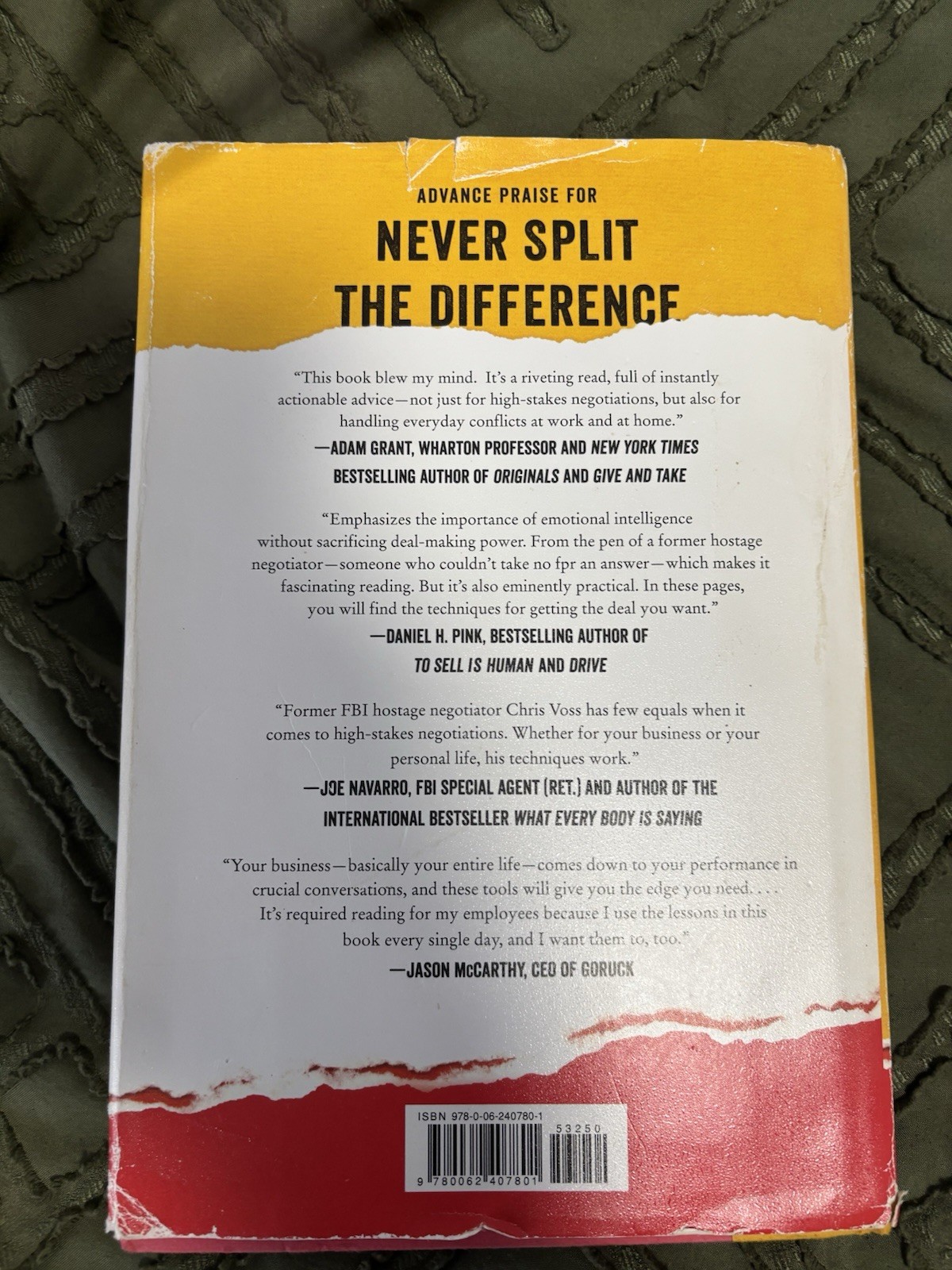 Never Split the Difference: – Hardcover, by Voss Chris; Raz – Very Good u