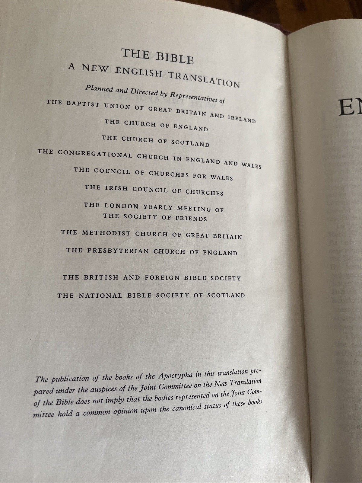 Vtg The New English Bible With the Apocrypha Oxford University Press 1970 HC DJ