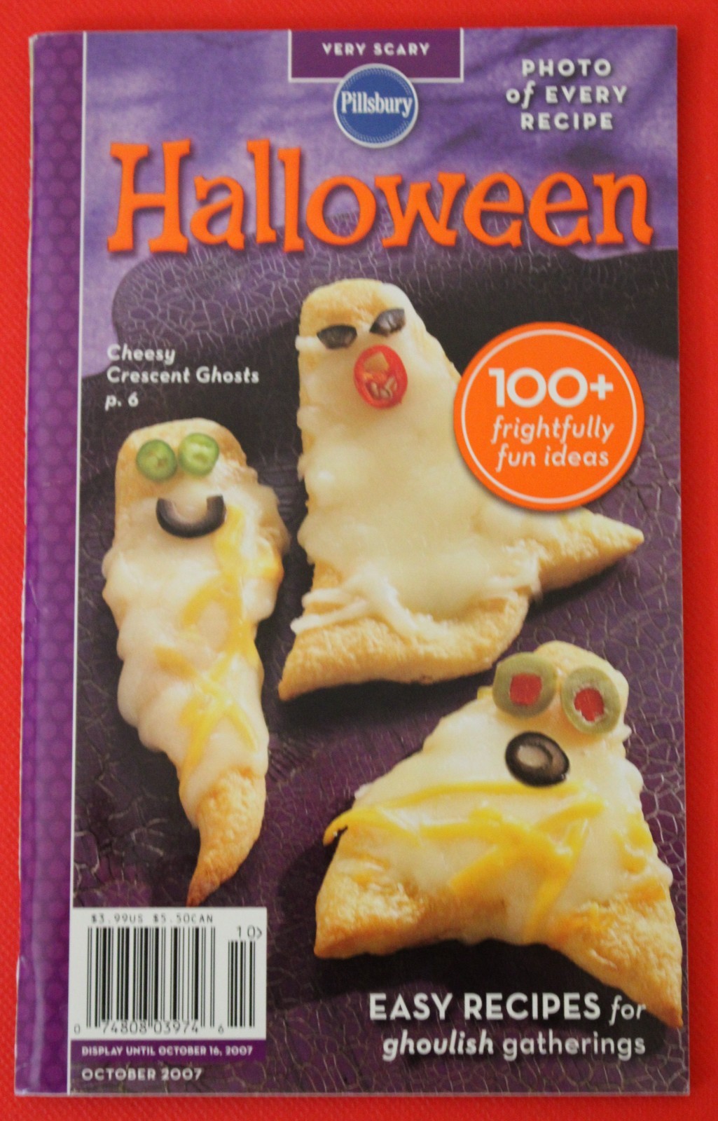 Pillsbury Cookbook Booklets AND a Hard to Find Slip Cover – Holiday Cooking
