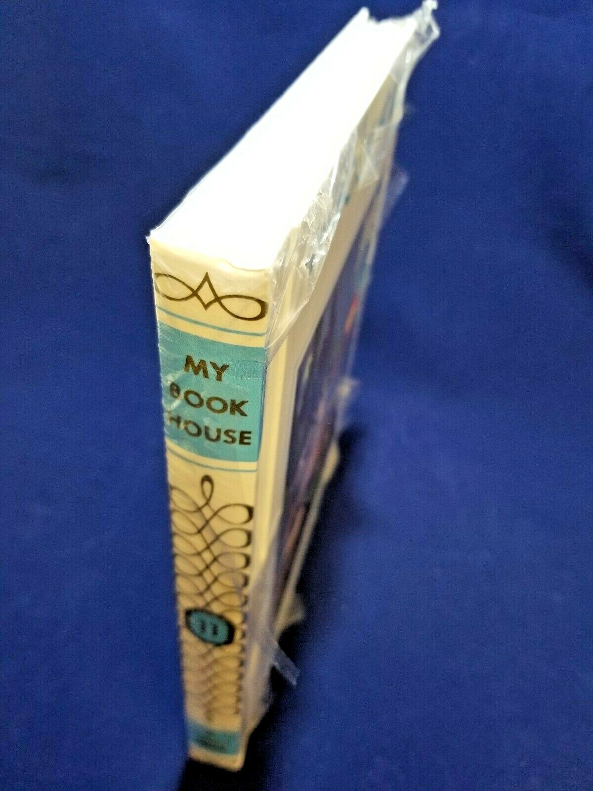 My Book House Volume 11 IN SHINING ARMOR With Off-White Cover Hardcover 2003 NEW
