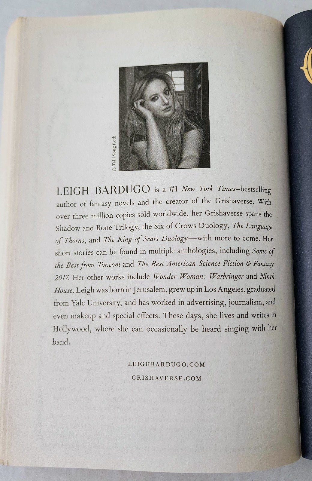 Shadow and Bone Leigh Bardugo Grishaverse PB Netflix Tie-In Bonus Content