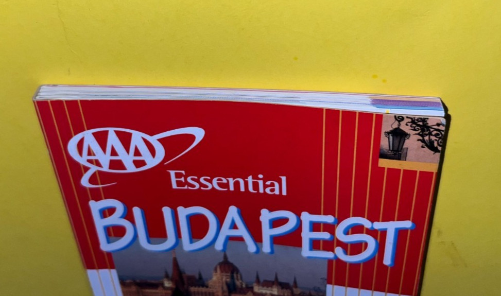 Essential BUDAPEST AAA Essential By Rob Stuart Passport Books ~ 126 pages ~ 1999