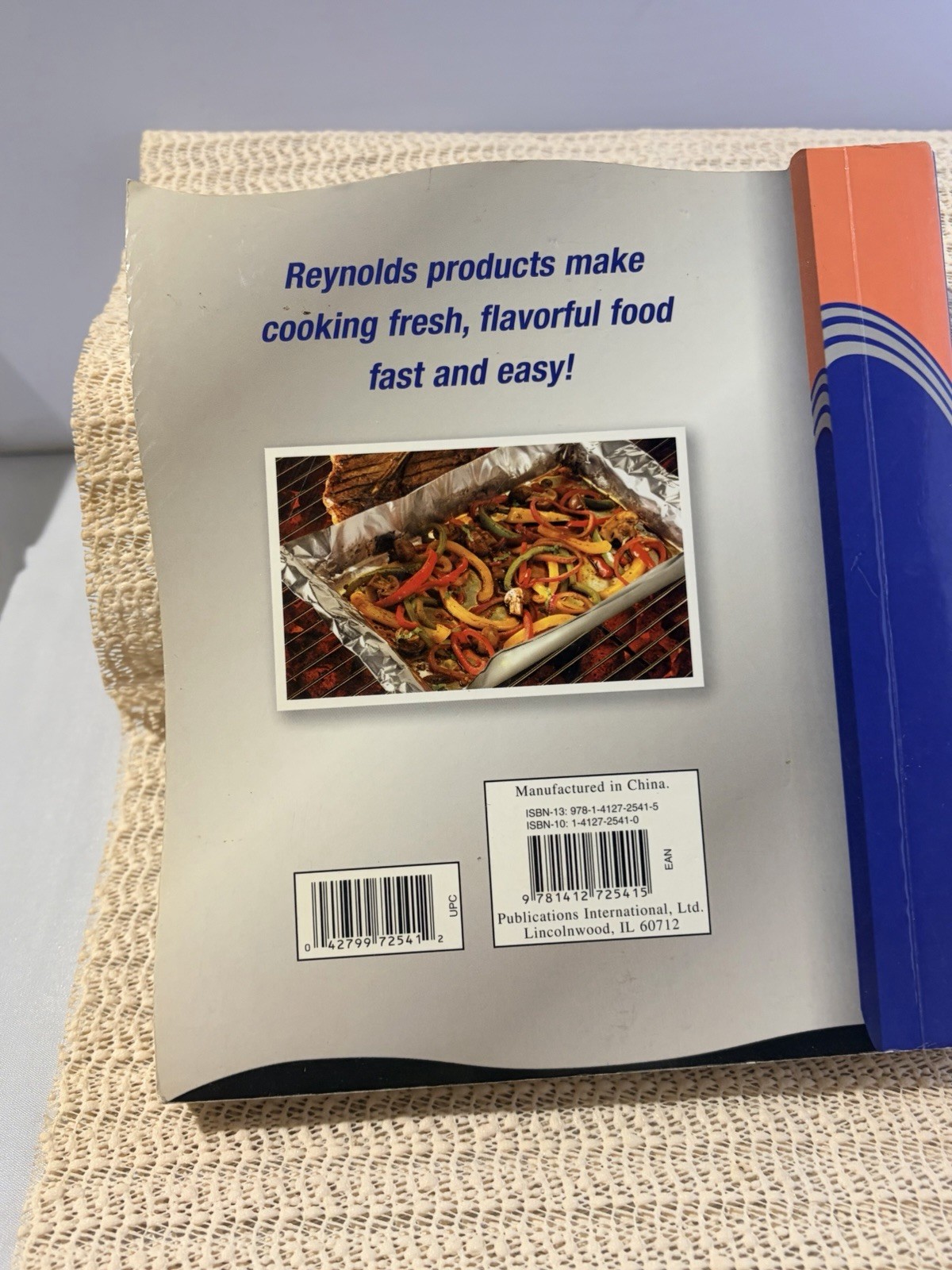 Vintage Reynolds Cooking with Foil Cookbook 2006 Board Pages