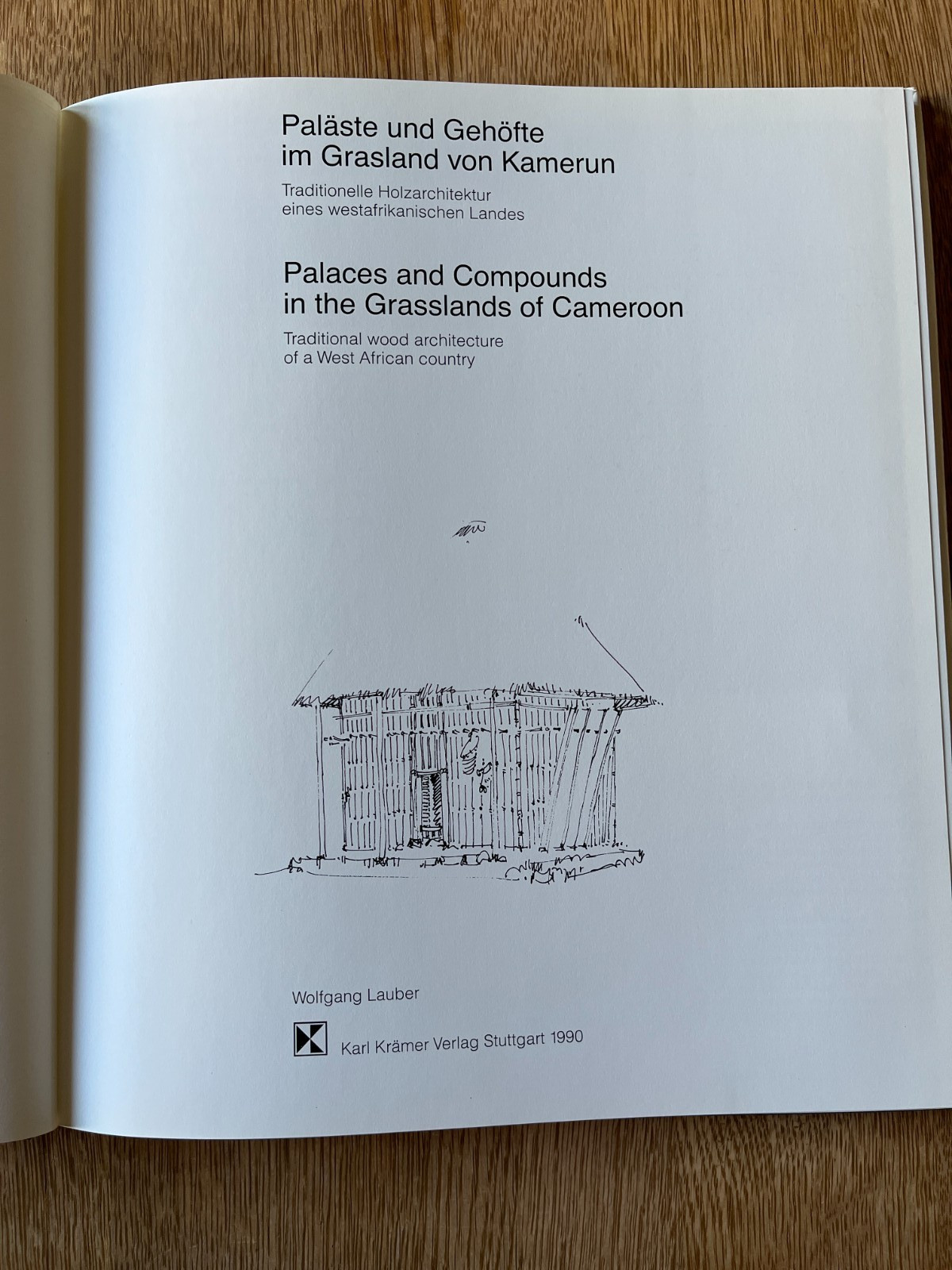 Palaces and Compounds in the Grasslands of Cameroon – Lauber – German/English