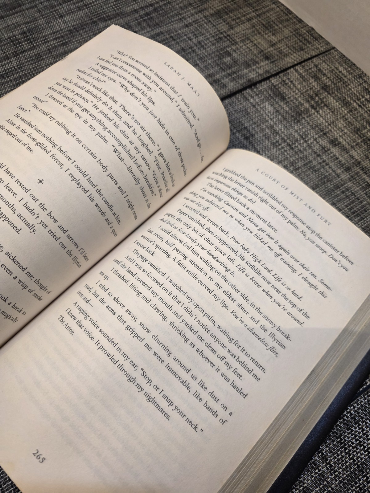 A Court of Mist and Fury (A Court of Thorns and Roses, 2) by Maas