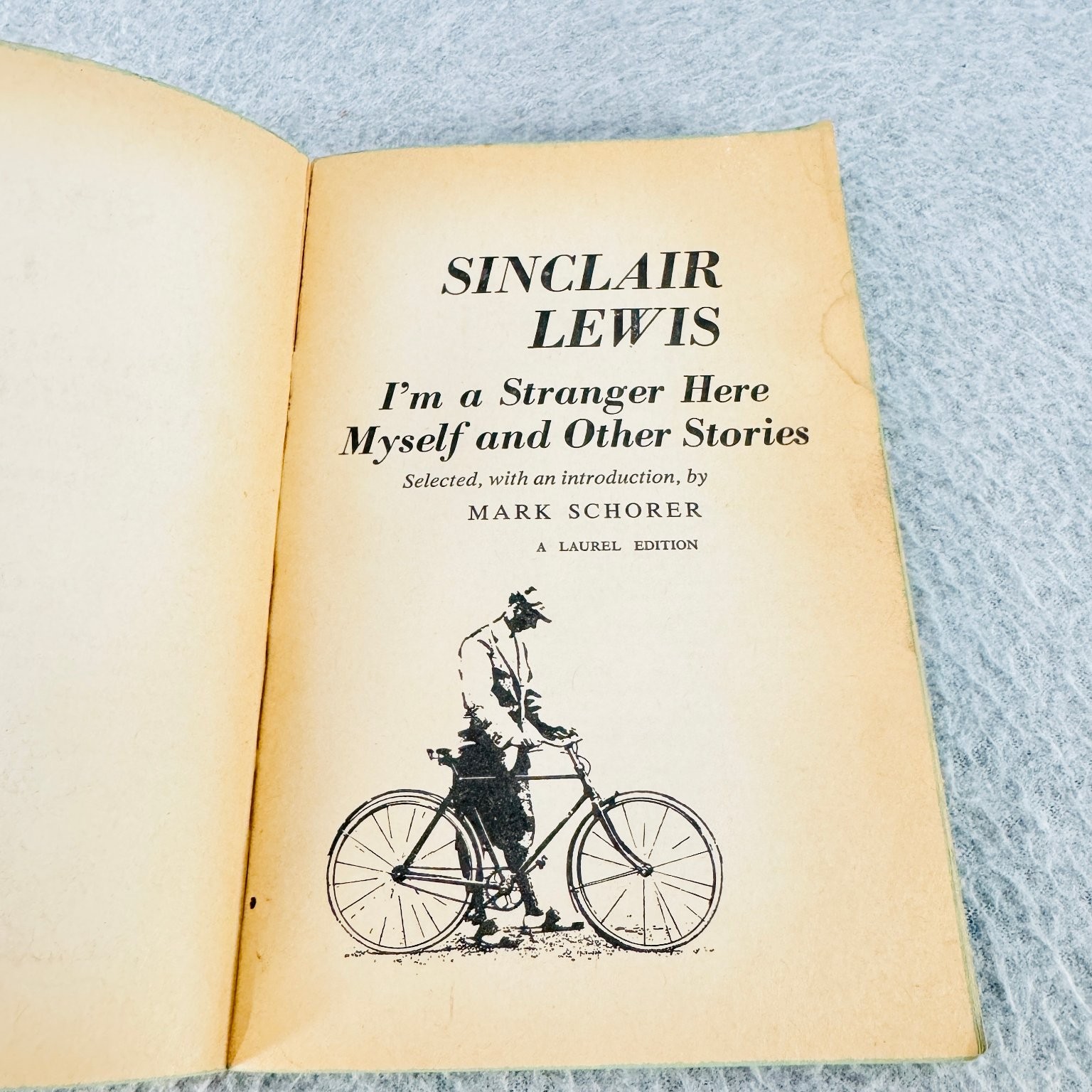 I’m a Stranger Here Myself Sinclair Lewis 1962 Laurel Edition Short Stories Dell