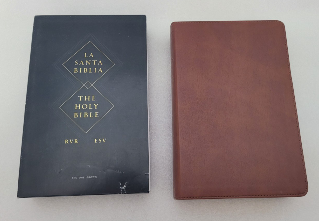 RVR / ESV *Bilingual* English/Spanish Bible La Santa Biblia / The Holy Bible