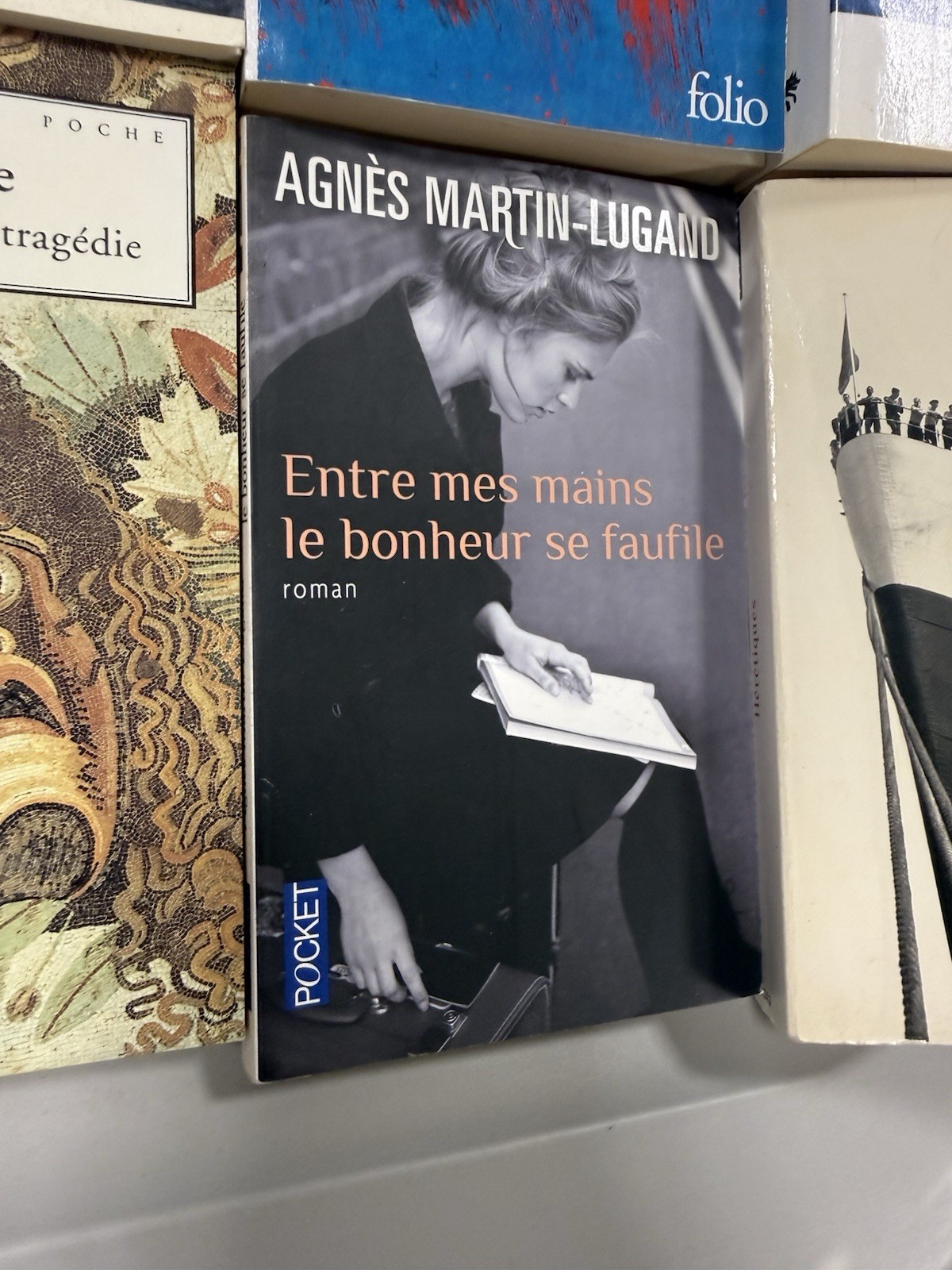 Lot of 10 books in the FRENCH Language Paperbacks. Mixed Genre