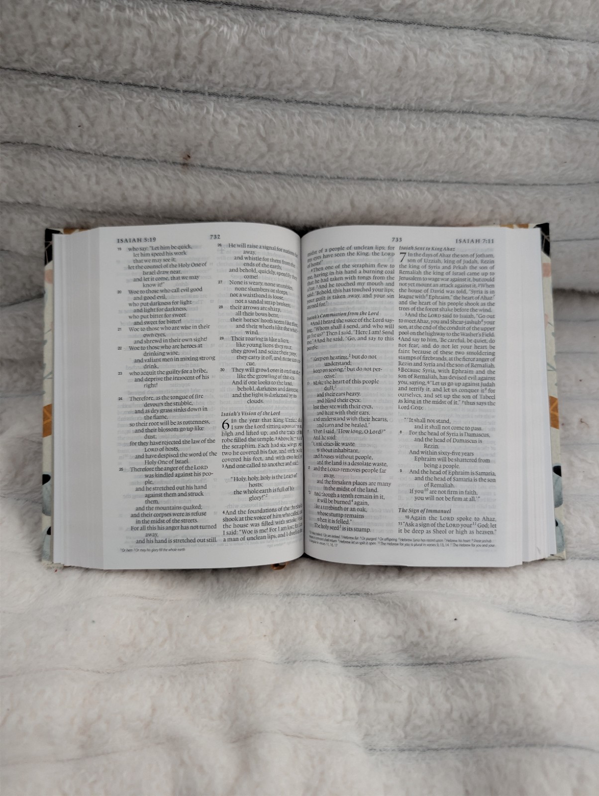 English Standard Version ESV Bible Crossway Floral Red Letters Gift Size 7×5 In