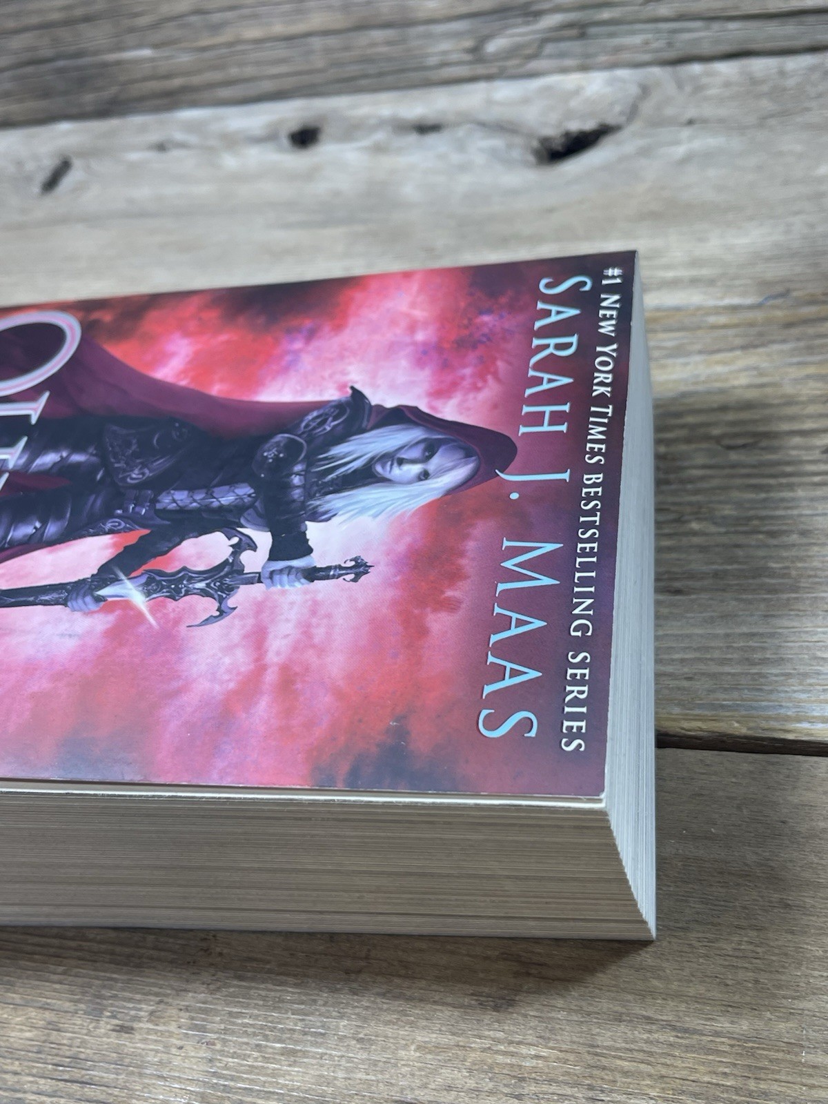 QUEEN OF SHADOWS (THRONE OF GLASS) By Sarah J. Maas **Mint Condition**