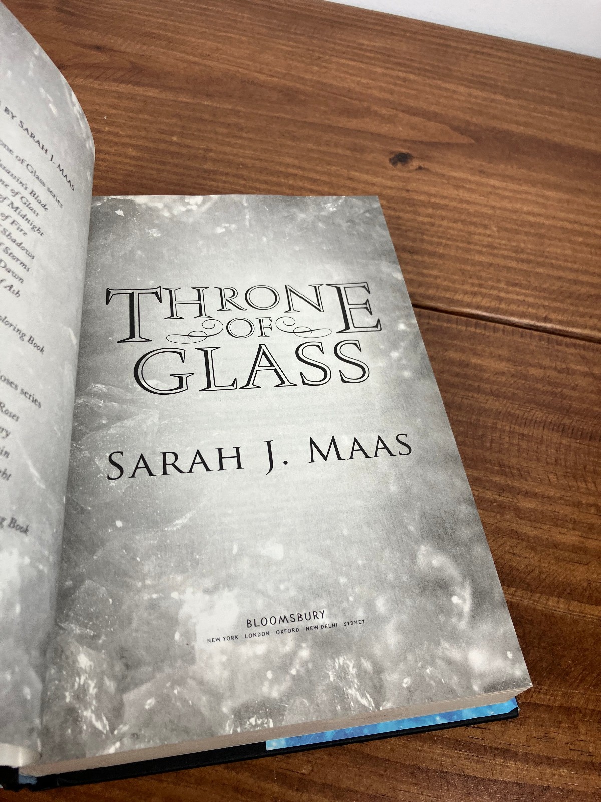 Throne of Glass – Sarah J. Maas (2015, Hardcover) – OOP Hardcover