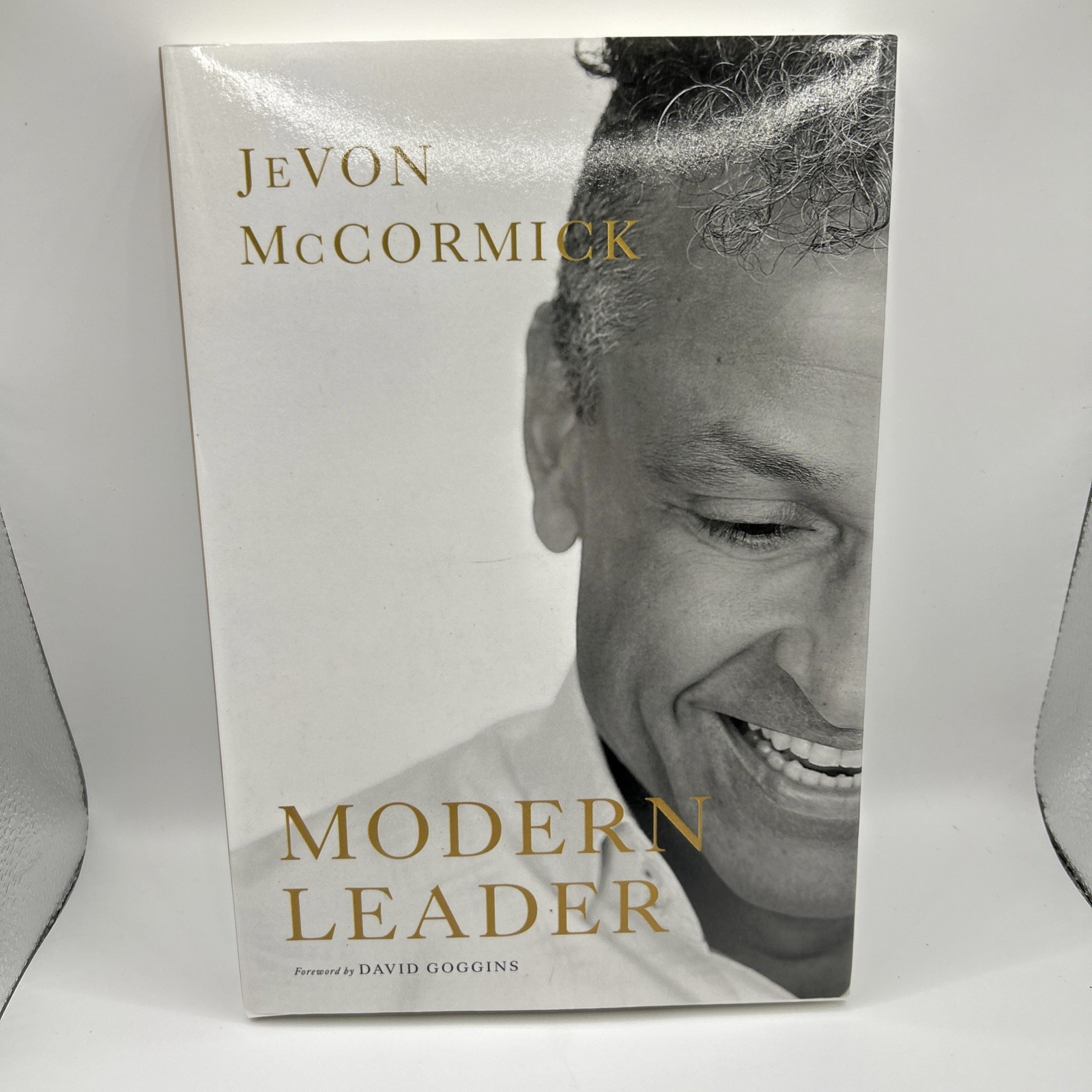 Modern Leader – Hardcover, by McCormick JeVon – Very Good