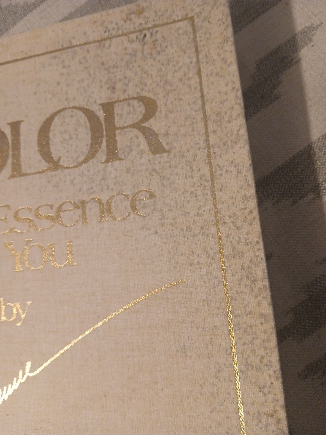 Color The Essence of You by Suzanne Caygill 1st Edition No DJ, SEE DESCRIPTION