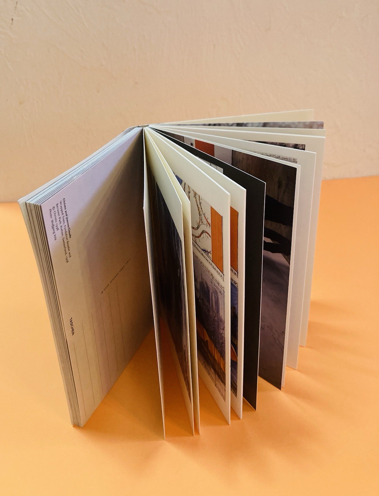 Christo &Jeanne-Claude 30 Photo Postcards THE GATES Central Park &other Projects