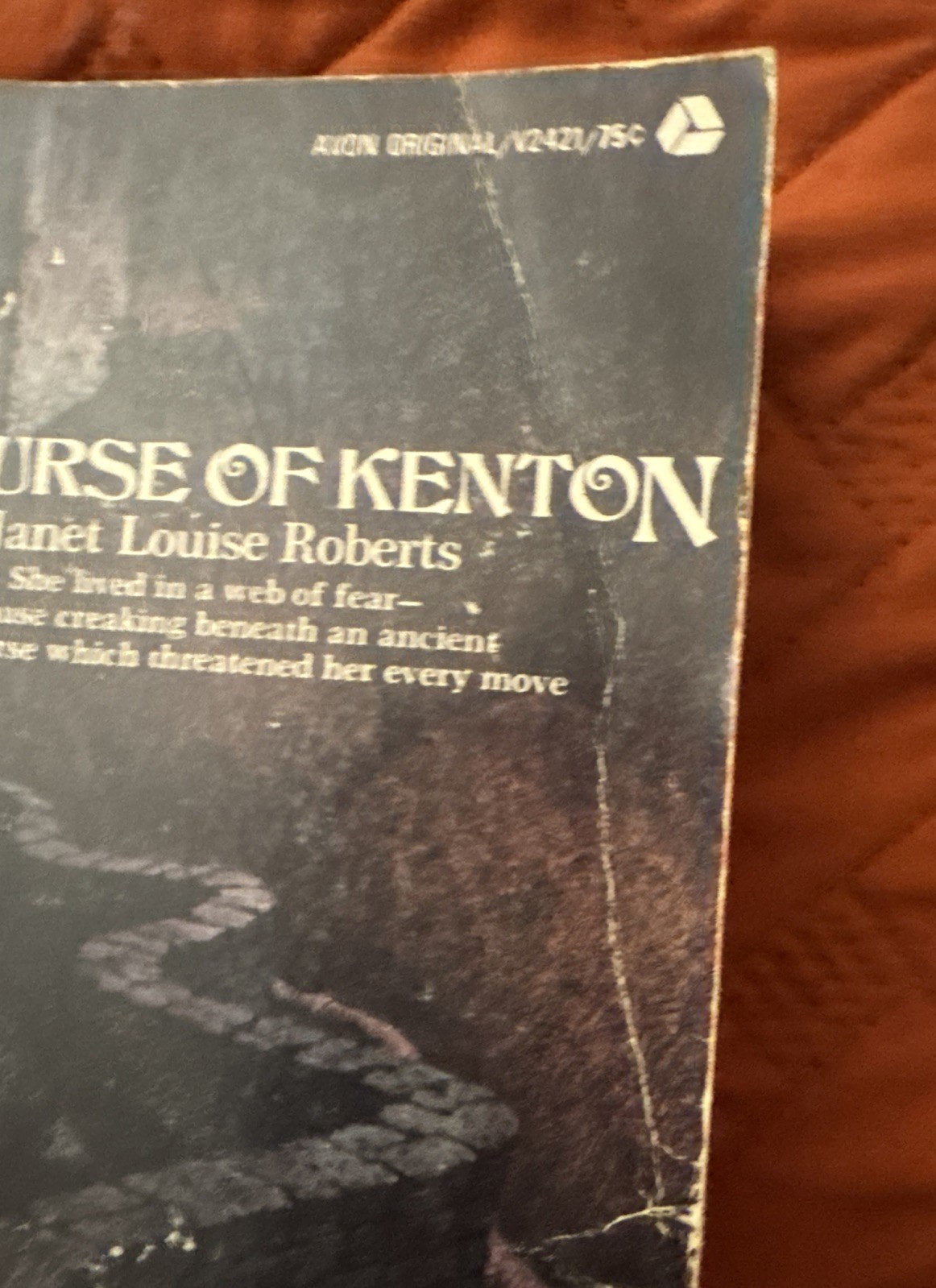 VINTAGE The Curse of Kenton – Janet Louise Roberts (Avon Original) PB