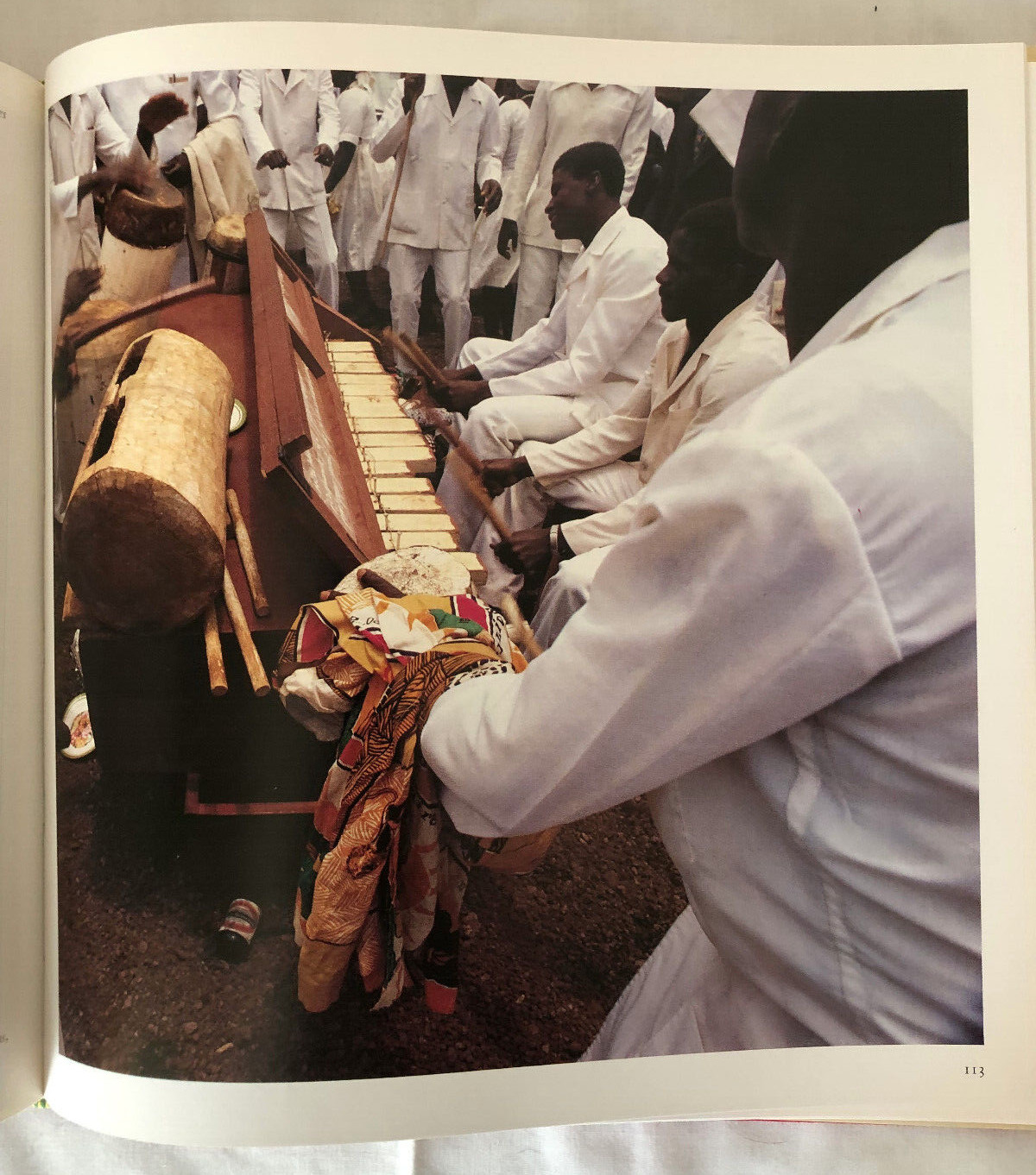 JOCELYNE ETIENNE-NUGUE Crafts and Arts of Living in the Cameroon HB 1982 Ilustra