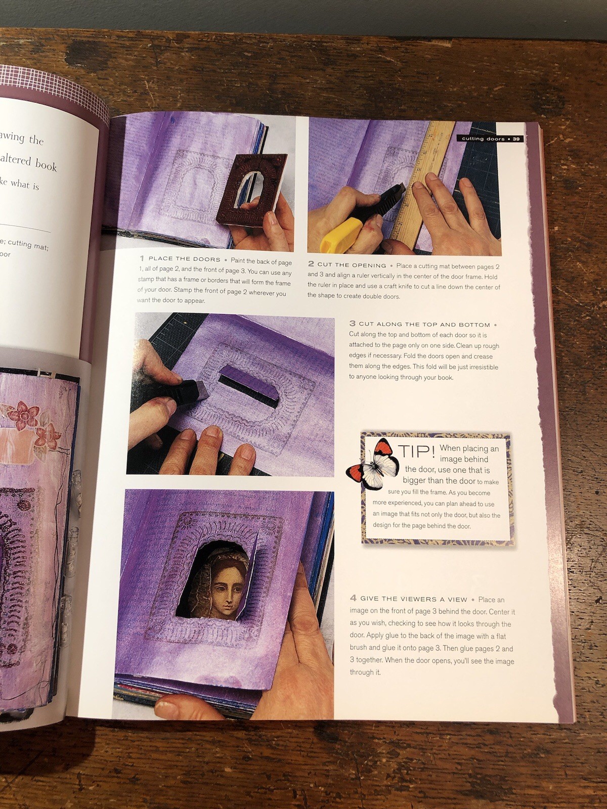 Altered Books Workshop : 18 Creative Techniques for Self-Expression 126 Pages
