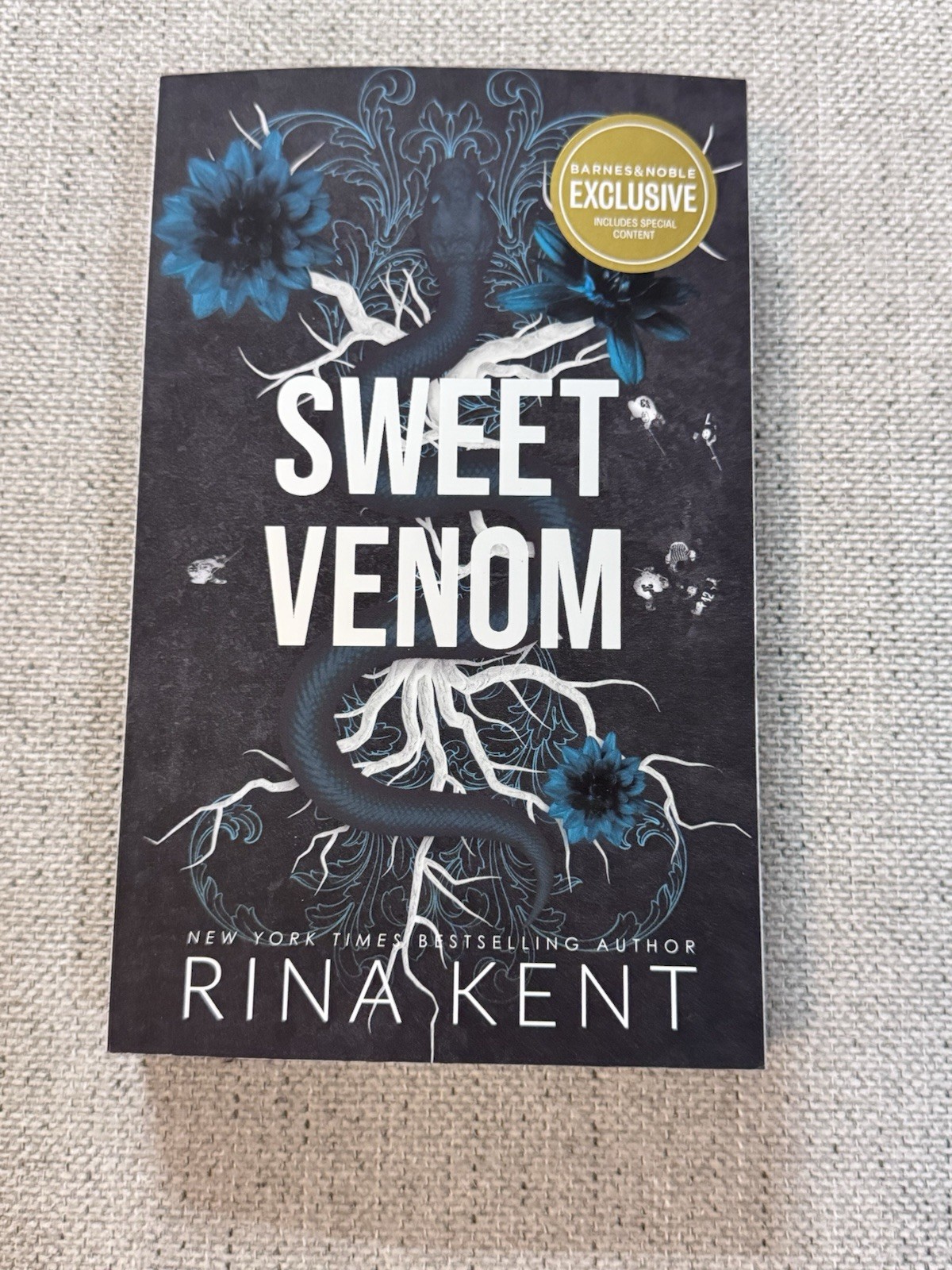 Sweet Venom By Rina Kent Barnes & Noble Exclusive Sprayed Edge Couple Art Signed