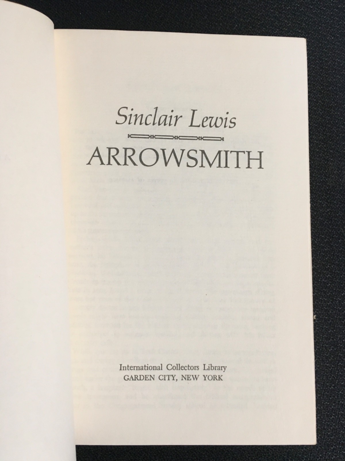 ARROWSMITH Classic Novel by SINCLAIR LEWIS Vintage Collectors Edition Hardcover