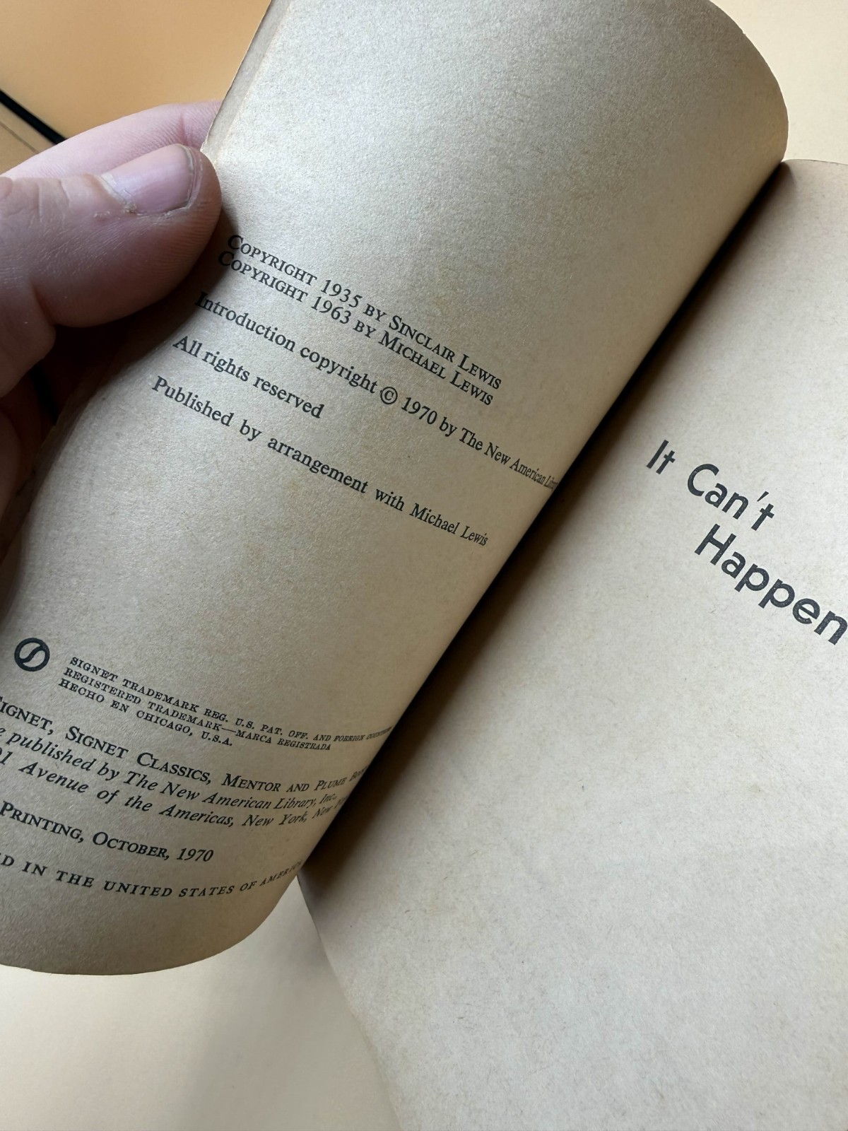 Vintage 1970 It Can’t Happen Here Sinclair Lewis Signet 1st Print Dystopian Noir