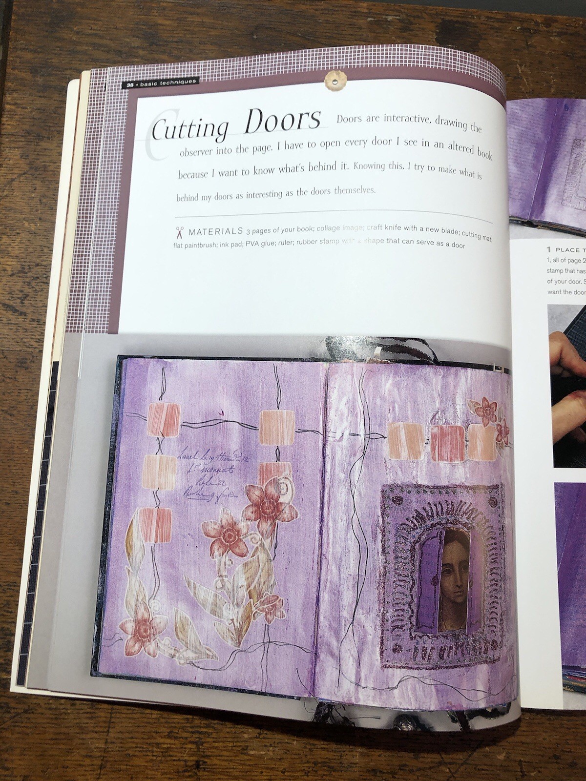 Altered Books Workshop : 18 Creative Techniques for Self-Expression 126 Pages