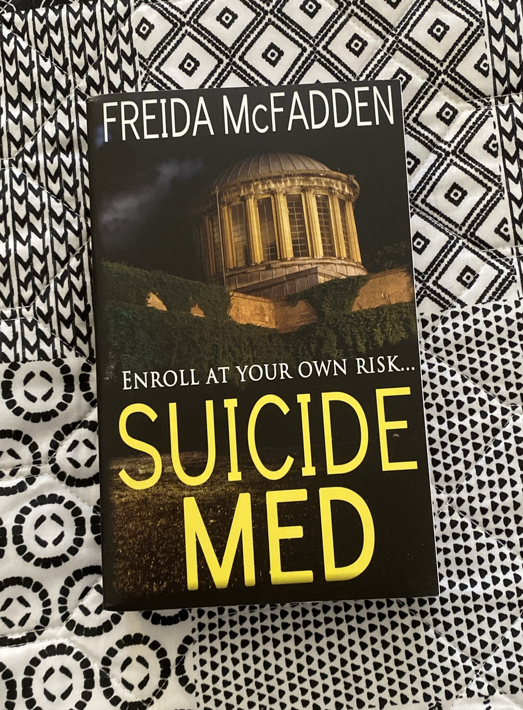 Suicide Med by Freida McFadden (2014, Trade Paperback)