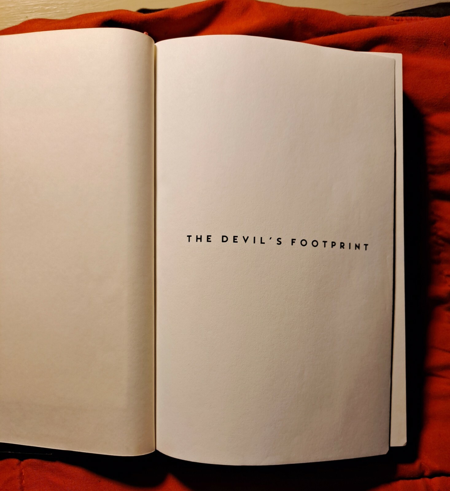 The Devil’s Footprint by Victor O’Reilly, HB with Dust jacket & mylar, 372 pages