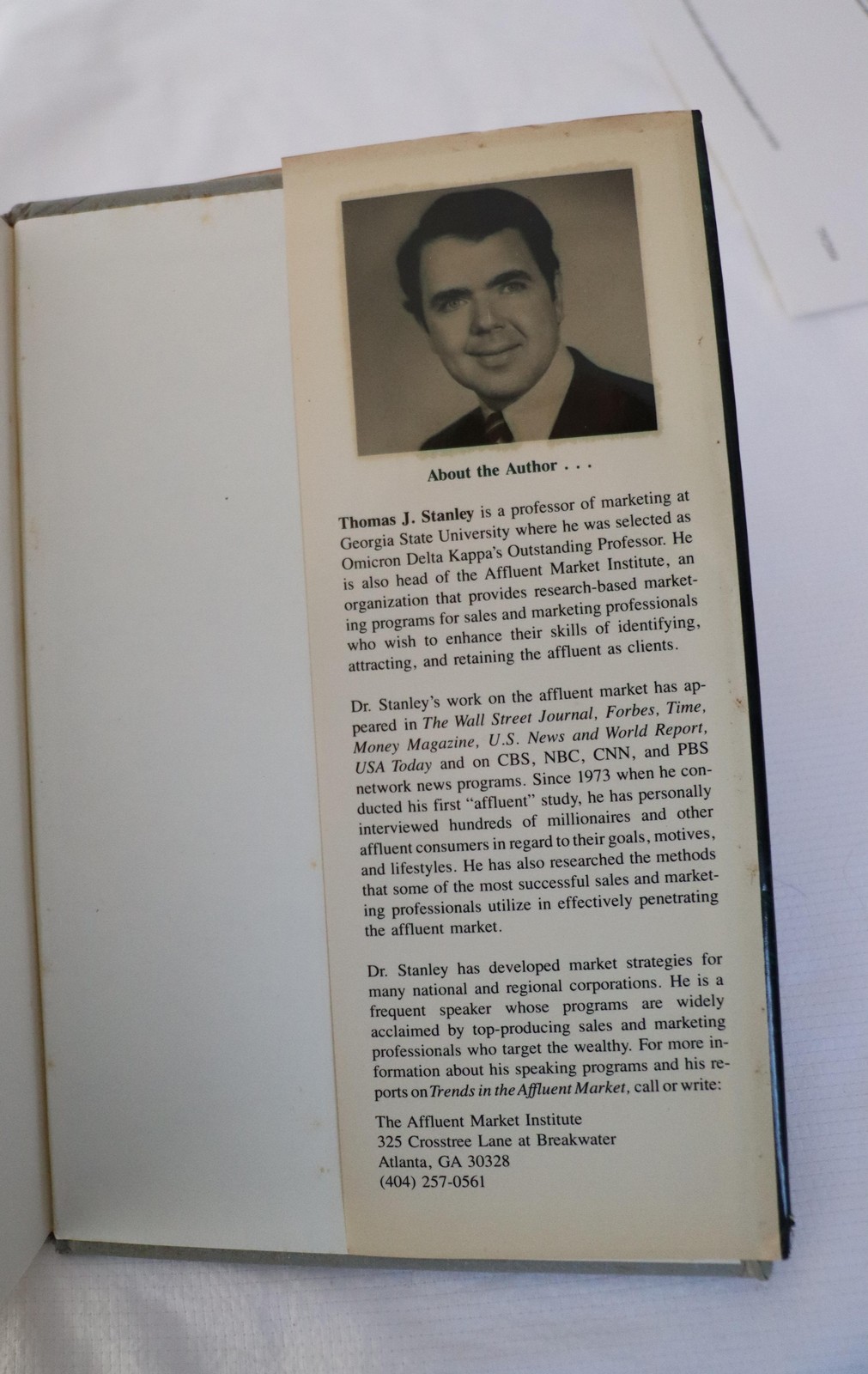 SIGNED✍️Marketing To The Affluent🔴Thomas J Stanley💵Business 1 Irwin📓HCDJ Book
