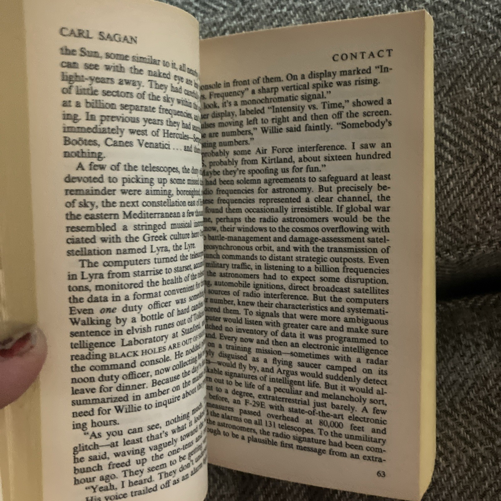 Contact Carl Sagan Paperback 1st Pocket book printing (October 1986)