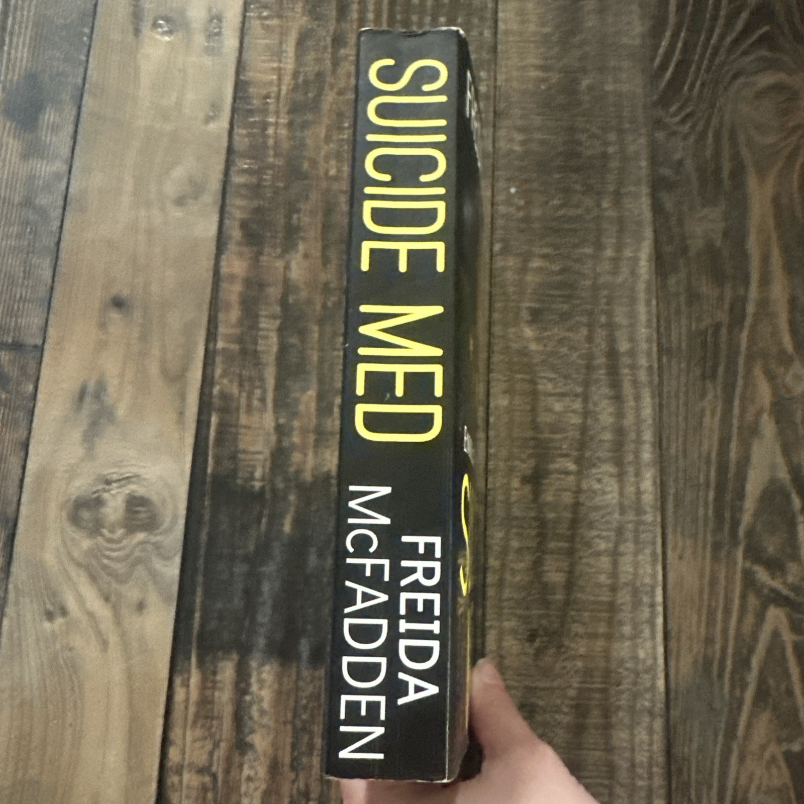 Suicide Med. Author: Freida McFadden. Out Of Print. Authentic