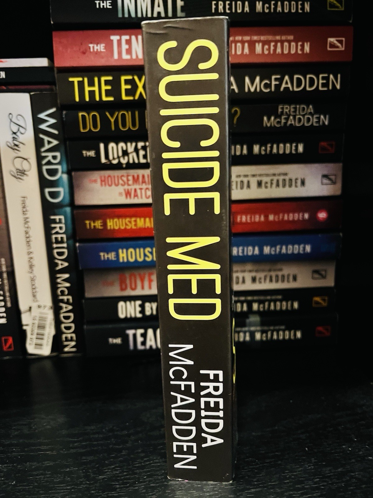 Suicide Med. Author: Freida McFadden. Out Of Print. Authentic RARE
