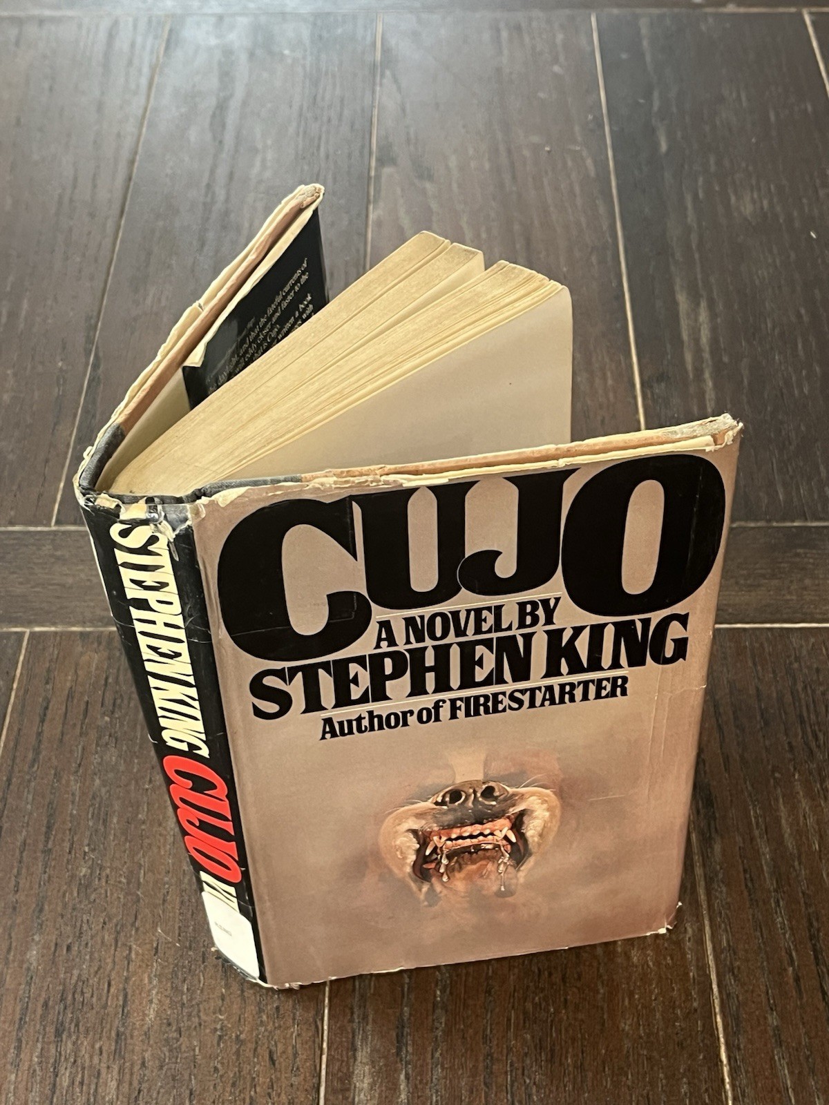 CUJO by Stephen King ISBN 0-670-45193-2 (First Edition 1981 Viking Press)