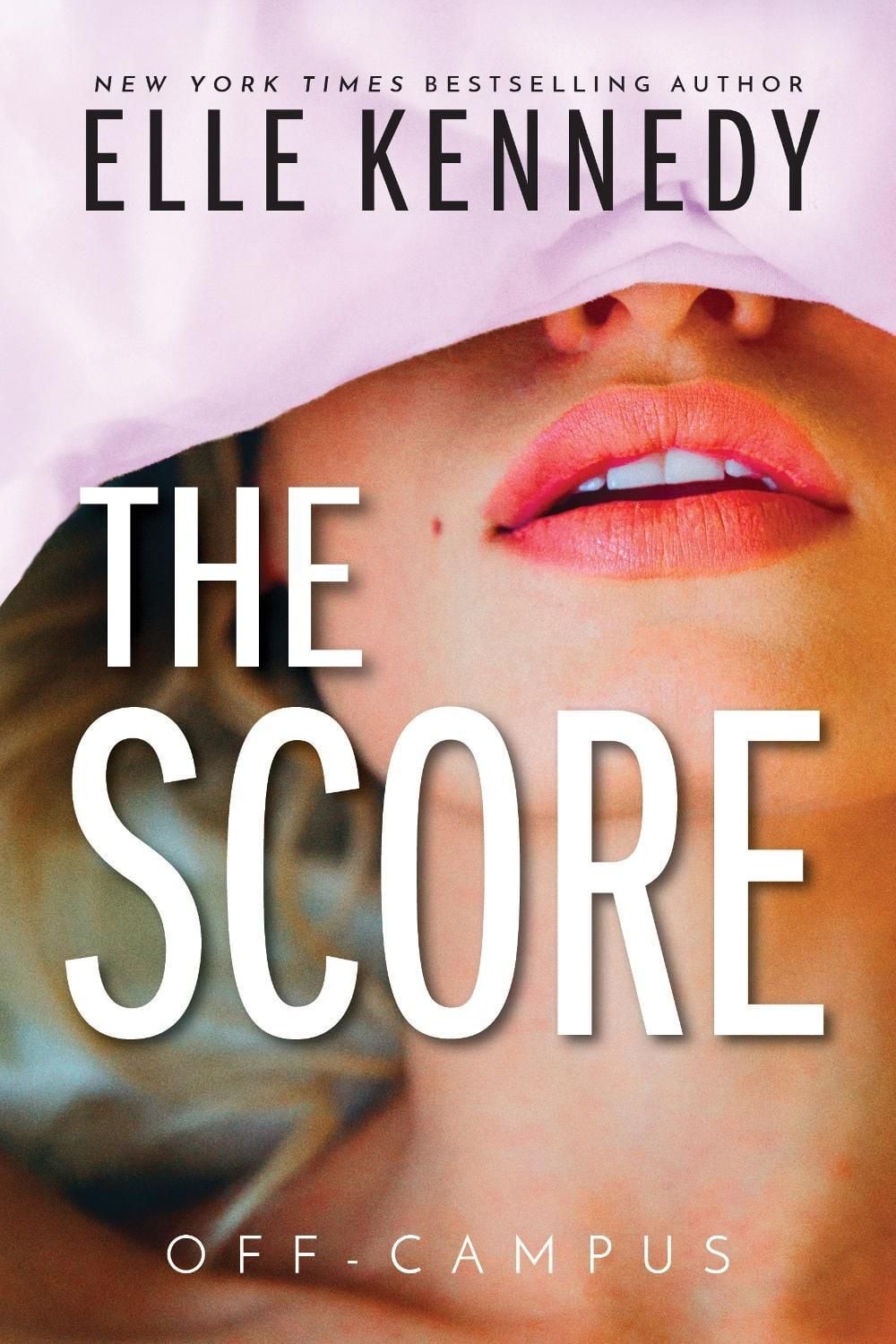 The Score by Elle Kennedy (English) Paperback Book